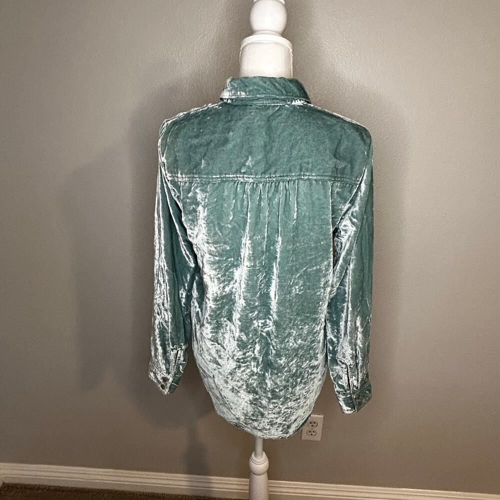 Pilcro Anthropolgie crushed velvet sea foam color button down shirt size 4 - Picture 6 of 14